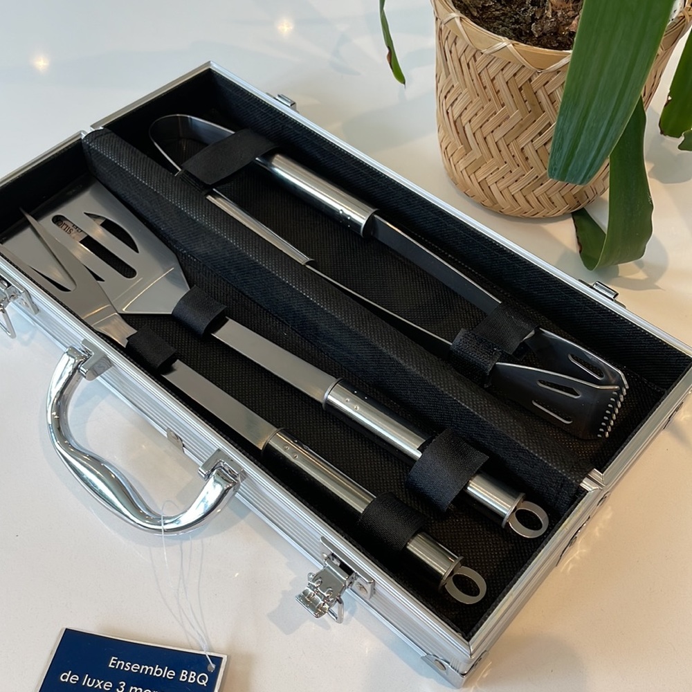 3 piece Deluxe Stainless Steel BBQ Set. NWT